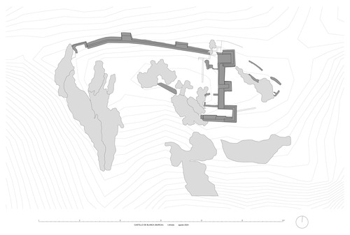 Planta con curvas de nivel del castillo de Blanca