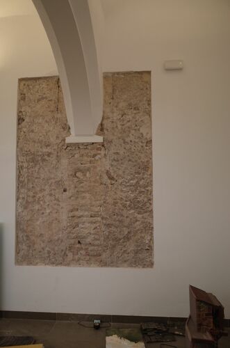 Restos de la pilastra norte del muro occidental de la sala templada del hammam de la calle Baños de Sevilla